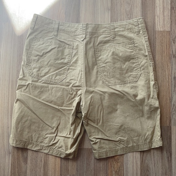 Old Navy Cargo Shorts - Picture 4 of 4